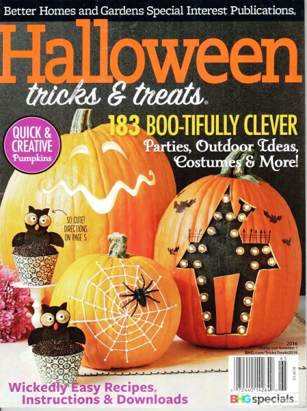 Better Homes & Gardens Halloween Tricks & Treats: The Editors of Better  Homes and Gardens: 9781547857548: : Books