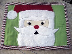 Santa Mug Rug Mini Quilt Pattern by Cut Loose Press